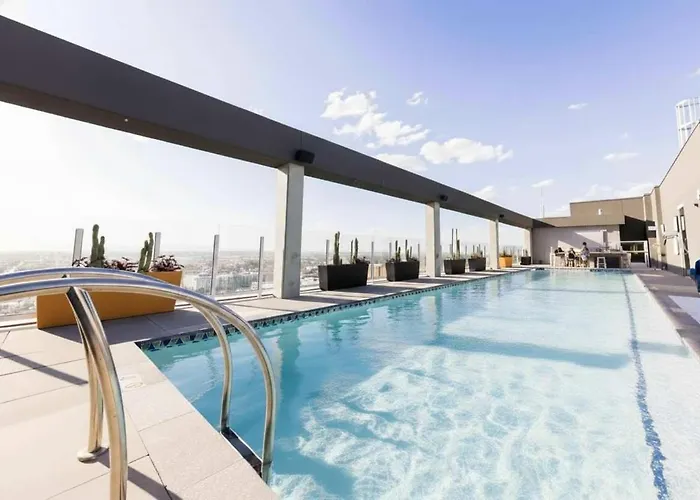 Apartment Boulevard Highrise Stu Sky Pool Parking Gym 19 *
